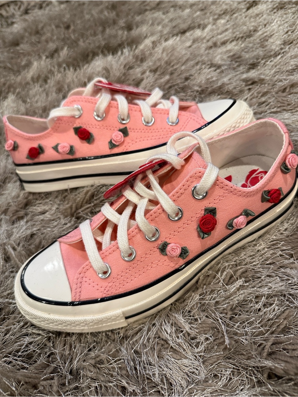 CONVERSE “VALENTINE'S DAY EDITION” CHUCK 70 OX LIGHT - Rose appliqués🌹